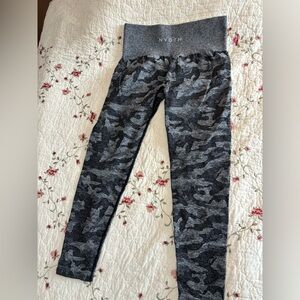 NVGTN Camo Leggings